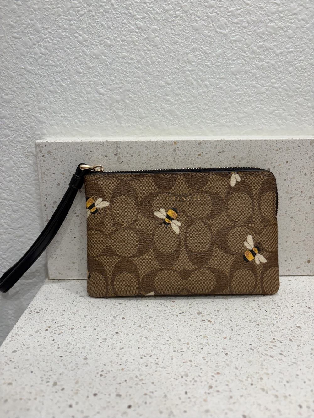 Coach New York Khaki Corner Zip Wristlet With Signature Bee Print C8674